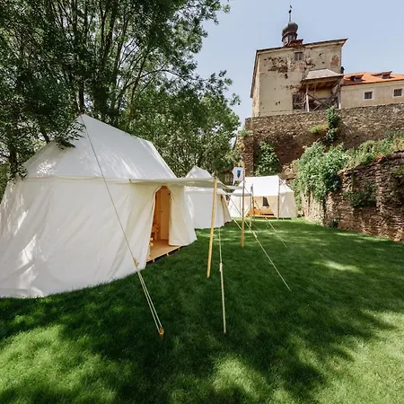 Camp Tente de luxe Malesov