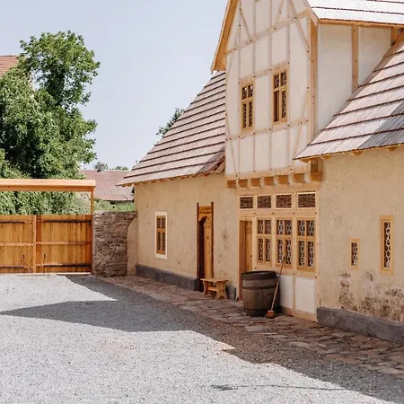 Camp Tente de luxe Malesov